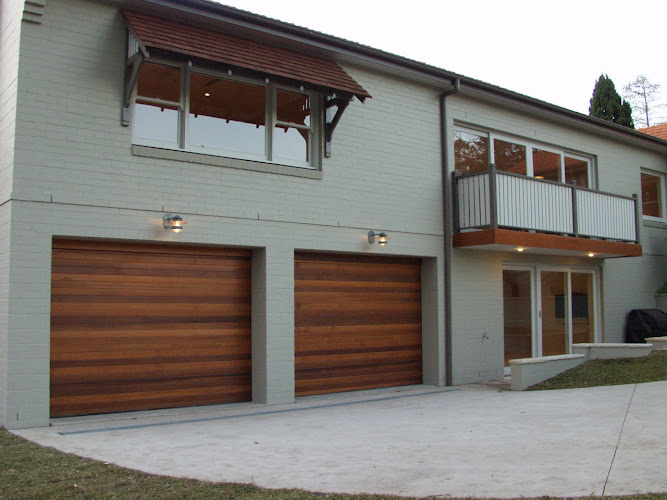M & H Garage Door Company in Dee Why