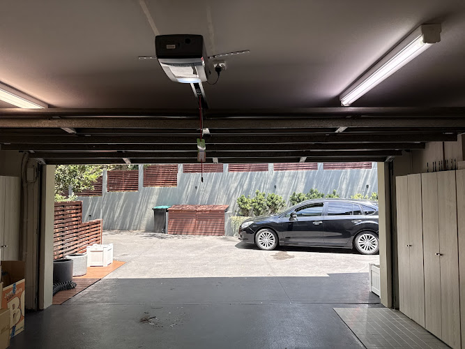 Vibe Garage Door Repair in Ryde